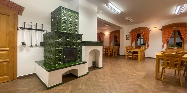 Všechny nabídnou pohodlná lůžka, Wi‑Fi připojení a koupelnu se sprchou a toaletou. 
