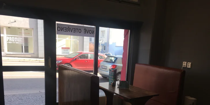B&B Sushi Bar: 10 až 14 kousků, v nabídce i vege set a set s vínem