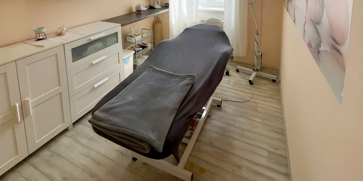 Odpočinete si při jedinečné masáži Lomi Lomi, která vás nabije energií a nechá z vás opadnout veškerý stres. 