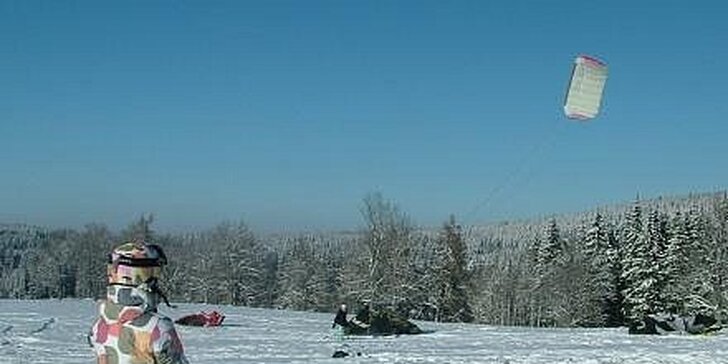 490 Kč za kurz snowkitingu - více než 2 hodiny adrenalinu v hodnotě 990 Kč