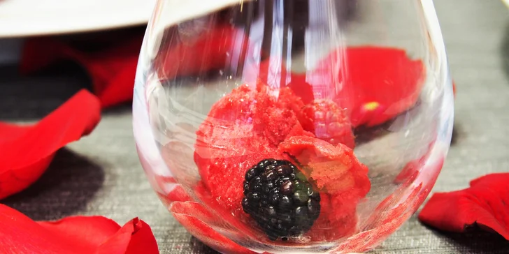 7chodové degustační menu pro dva: králičí hřbet, vepřová panenka i sorbet