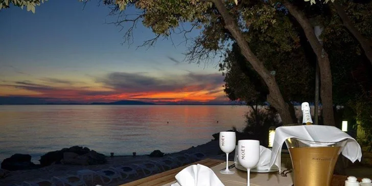 4* dovolená na chorvatském ostrově Pag: all inclusive i bazény, 2 děti zdarma