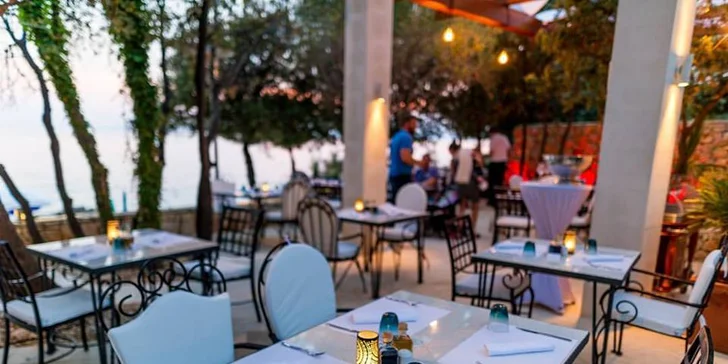 4* dovolená na chorvatském ostrově Pag: all inclusive i bazény, 2 děti zdarma