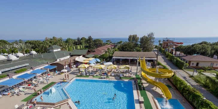 Letecky do Turecka: 7 nocí s all inclusive, hotel na pláži, bazén i tobogan