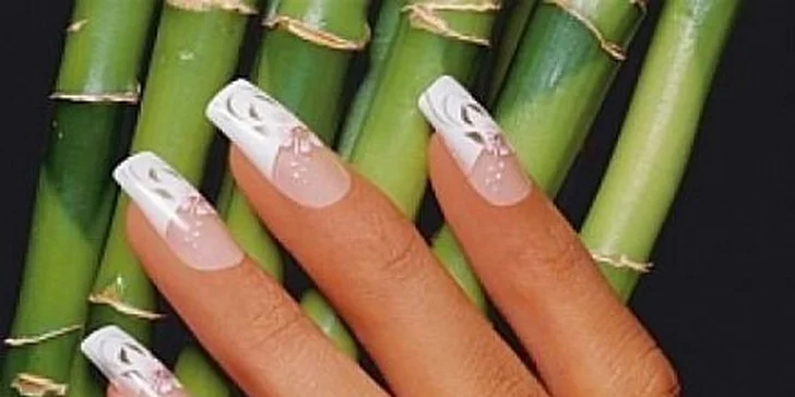349 Kč za modeláž gelových nehtů ve studiu La Cannelle v hodnotě 749 Kč