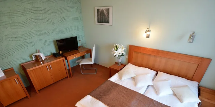 Relax ve 4* hotelu v Kolíně se snídaní, večeří a rozhlednou
