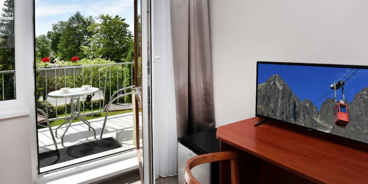 V rodinnej izbe budete mať priamy vstup na terasu, kde môžete oddychovať po náročnej túre.