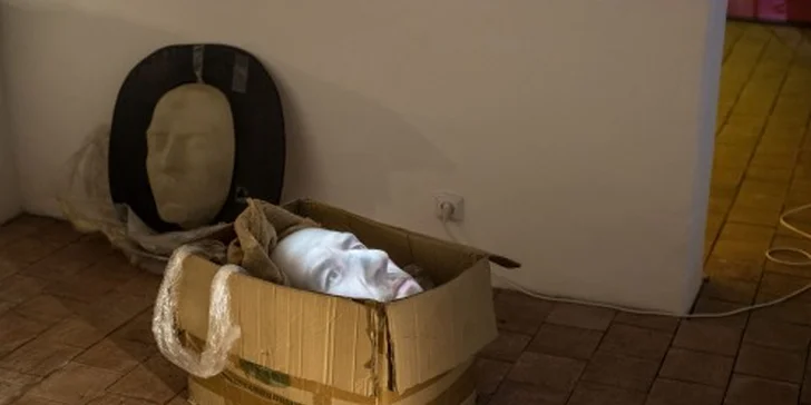 Ježíškova vnoučata staví výtah pro seniory: výstava TATA 30JS s průvodcem
