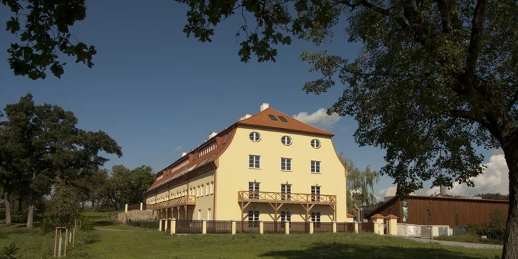 Romantický pobyt pro dva se snídaní, privátním wellness a večeří na zámku a jeho prohlídkou