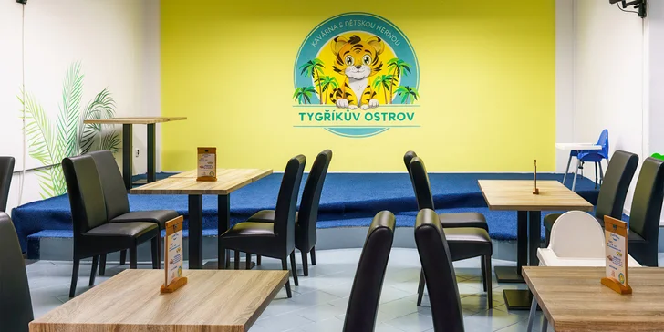 Herna je propojena s kavárnou, kde si mohou děti pochutnat na palačince s jahodami či nutellou. 