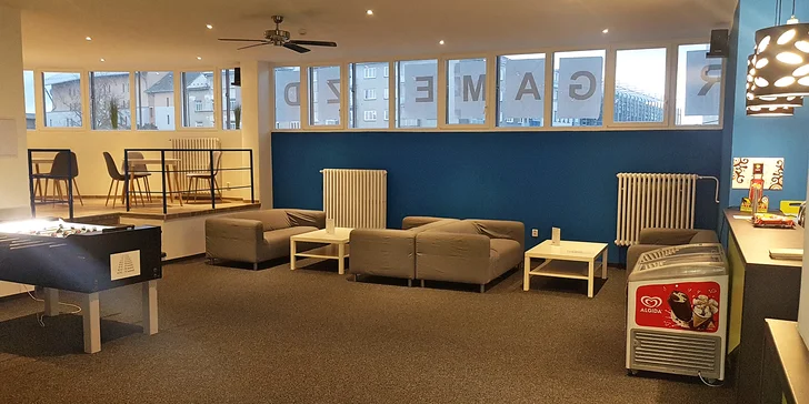  To vše (a mnohem víc) vám umožní prožít ve skvěle hodnocené Laser Manii, a to díky nejmodernější VR technologii.
