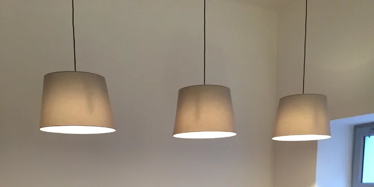 Kavárna má domácí atmosféru.