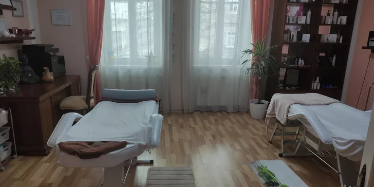 V salonu se věnují kosmetice, masážím i líčení. 