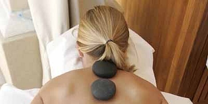 360 Kč za relaxační masáž Hot stones (lávové kameny) v hodnotě 450 Kč