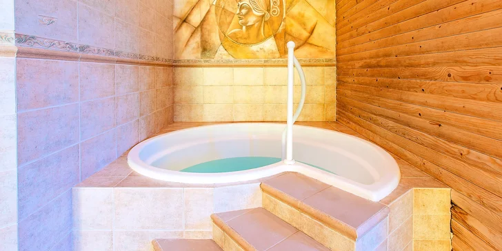 Relax v Nízkých Tatrách pro dva i rodinu: polopenze, wellness i tenisové kurty