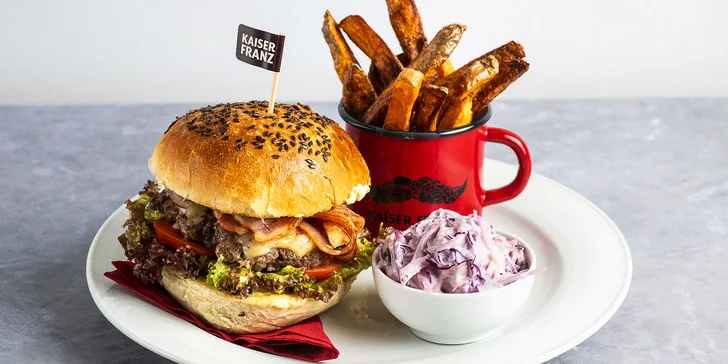 Burgerové menu s hovězím masem nebo kozím sýrem na Vinohradech