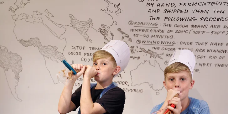 Kurz výroby a zdobení čokolády včetně ochutnávek pro dítě nebo rodinu