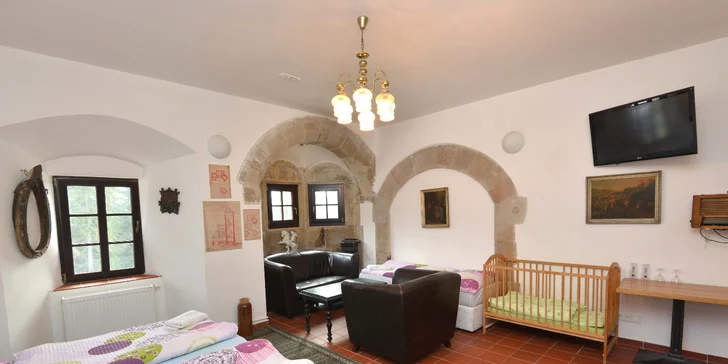 Dovolená s výhledem: lesní hotel nad Libercem s rozhlednou a polopenze