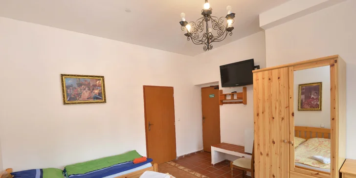 Dovolená s výhledem: lesní hotel nad Libercem s rozhlednou a polopenze