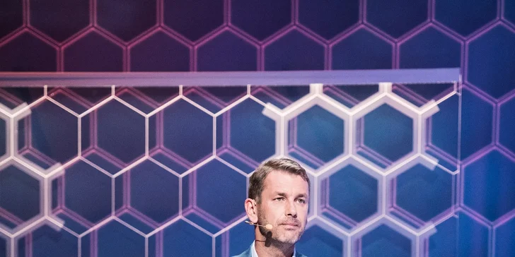 Ježíškova vnoučata staví výtah pro seniory: setkání se známými osobnostmi