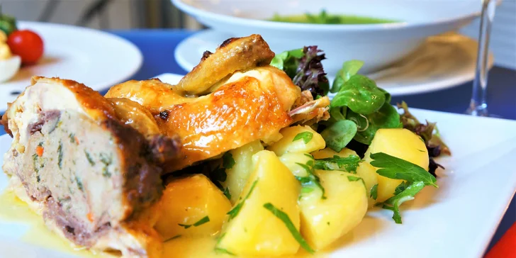 4chodové velikonoční menu pro dva: plněná vejce, baby kuřátko i dezert