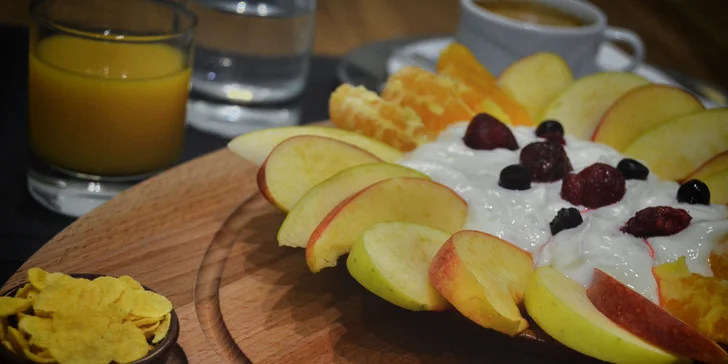 Bohatá farmářská snídaně: slaná či sladká, v restauraci s vlastní farmou