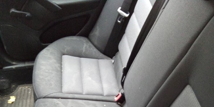 Důkladná péče o vaše auto: tepování sedadel i čištění celého interiéru