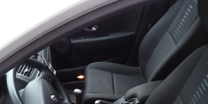 Důkladná péče o vaše auto: čištění sedadel i celého interiéru