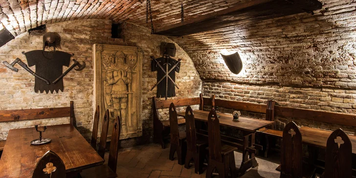 Historické menu pro 2: voňavé kuřecí prsíčko, pečené jablko a třeba i rum