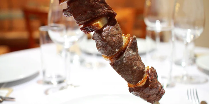Degustační menu s masem churrasco grilovaným na jehle pro 2 až 4 osoby