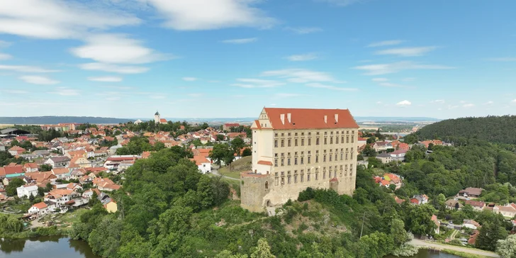 Z bašty budete moci obdivovat krásu okolní krajiny. 
