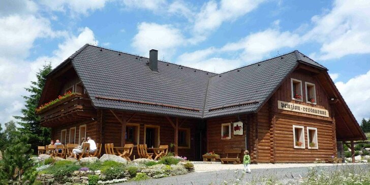 Zimní pohoda ve stylovém horském penzionu na Šumavě: polopenze a privátní wellness