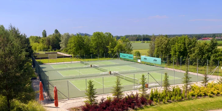 Odpočinek v golfovém resortu u Pardubic s privátní vířivkou a polopenzí