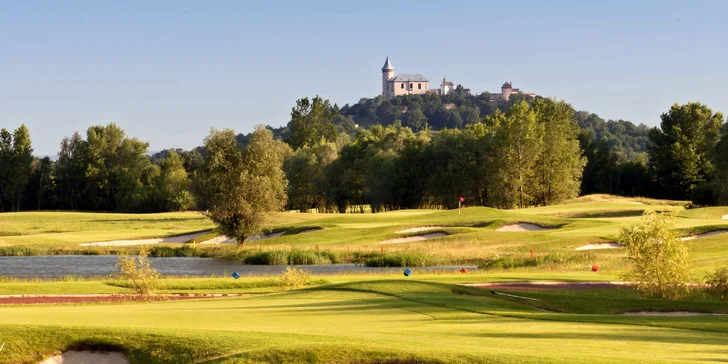 Odpočinek v golfovém resortu u Pardubic s privátní vířivkou a polopenzí