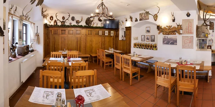 Dovolená s výhledem: lesní hotel nad Libercem s rozhlednou a polopenze