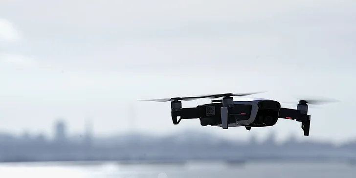 Půjčení dronu dle výběru i s příslušenstvím a školením: na den nebo víkend