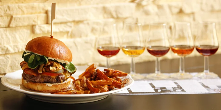 Dokonalý požitek: degustace 5 vzorků rumu a šťavnatý burger s hranolky