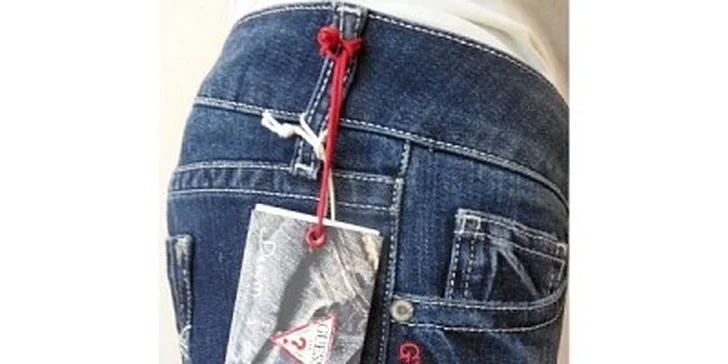 930 Kč za dámské rifle GUESS Jeans Daredevil v původní hodnotě 1250 Kč