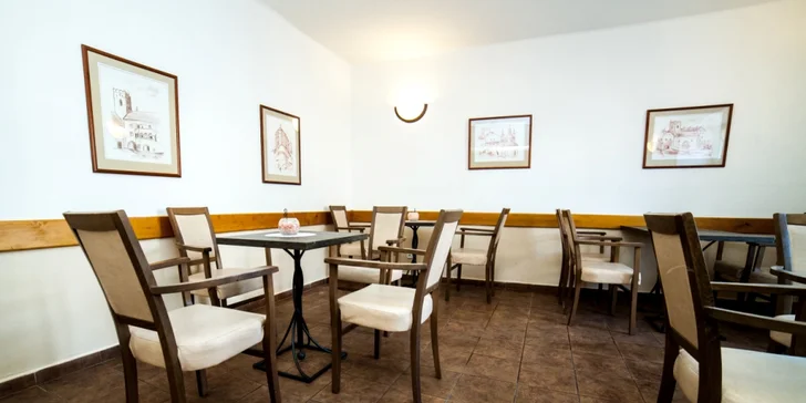 Pobyt pod zámkem u moravského Jadranu: lahodná snídaně i lahev vína