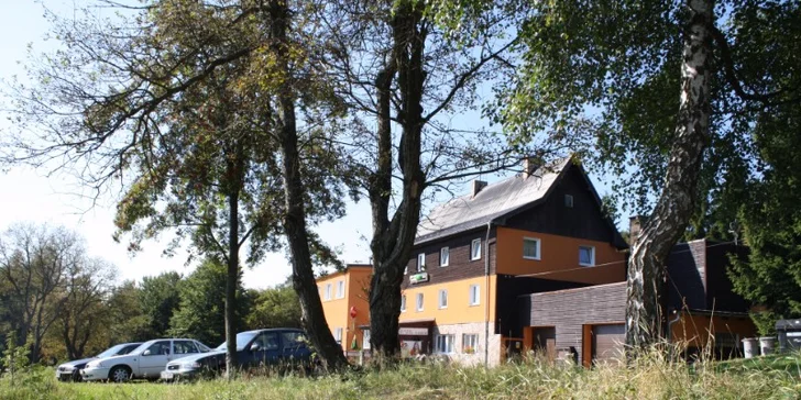Aktivní dovolená s polopenzí nebo plnou penzí a saunou v Krušných horách