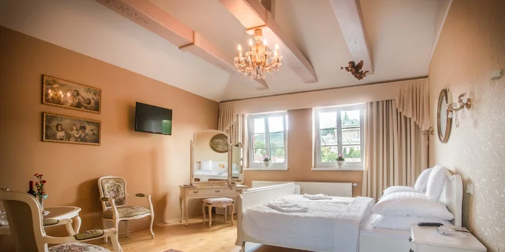Romantika přímo pod Bojnickým zámkem: vinařský hotel, relax i jídlo pro 2