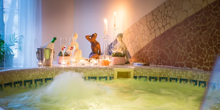 Romantika přímo pod Bojnickým zámkem: vinařský hotel, relax i jídlo pro 2