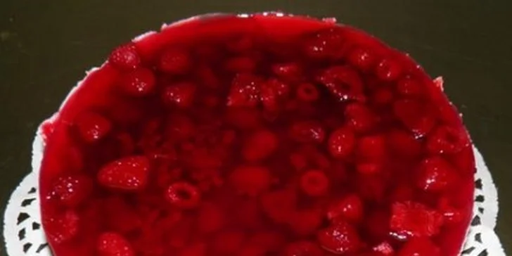 Tvarohový dort s malinami v původní hodnotě 300 Kč