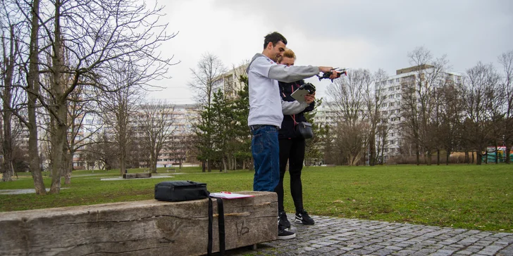 Půjčení dronu dle výběru i s příslušenstvím a školením: na den nebo víkend