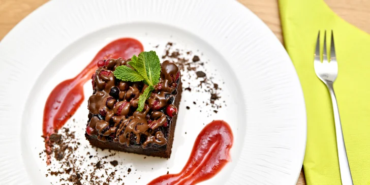 Menu v restauraci Prašád: polévka i vege špíz s batátovým pyré a dortík