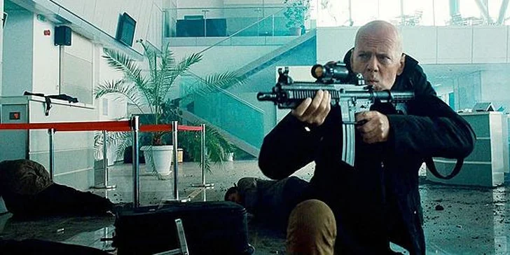 Dva lístky na akční film Expendables Postradatelní 2