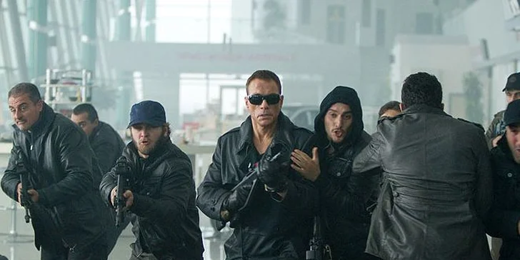 Dva lístky na akční film Expendables Postradatelní 2