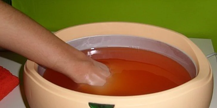 55 Kč za parafínový zábal rukou s esenciálními oleji z pomeranče