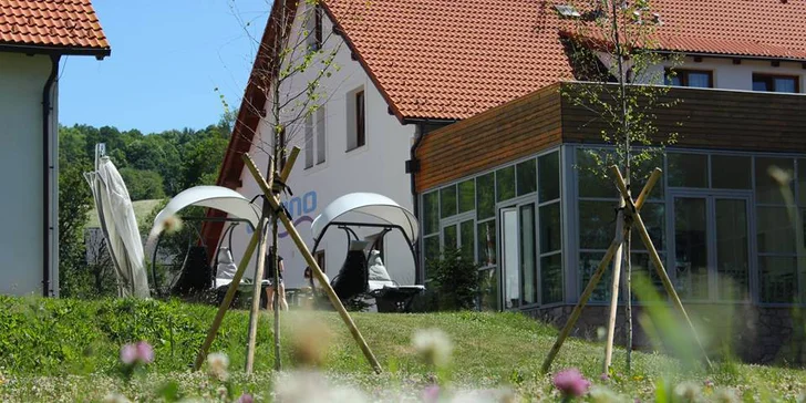 Hotel přímo u Lipna: 2–4 dny, polopenze a wellness s bazénem a saunou
