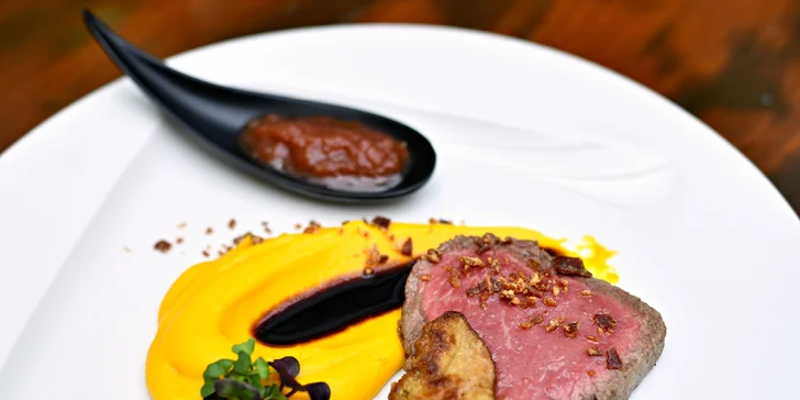 6chodové menu v La Bodeguita: losos, svíčková sous-vide i víno či koktejly